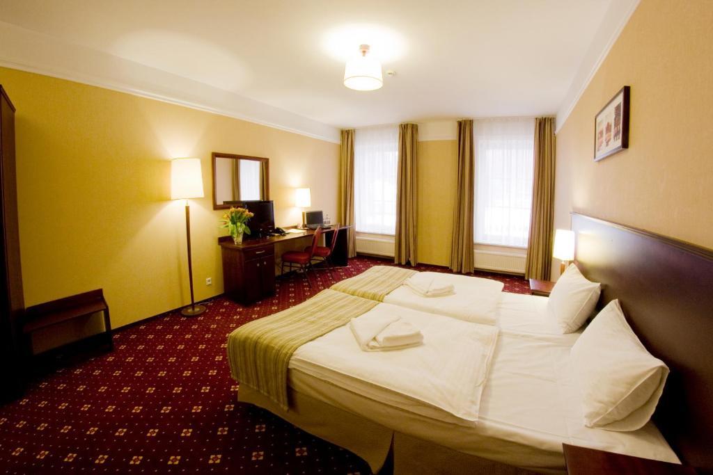 Hotel Stara Szmergielnia Бельсько-Бяла Номер фото